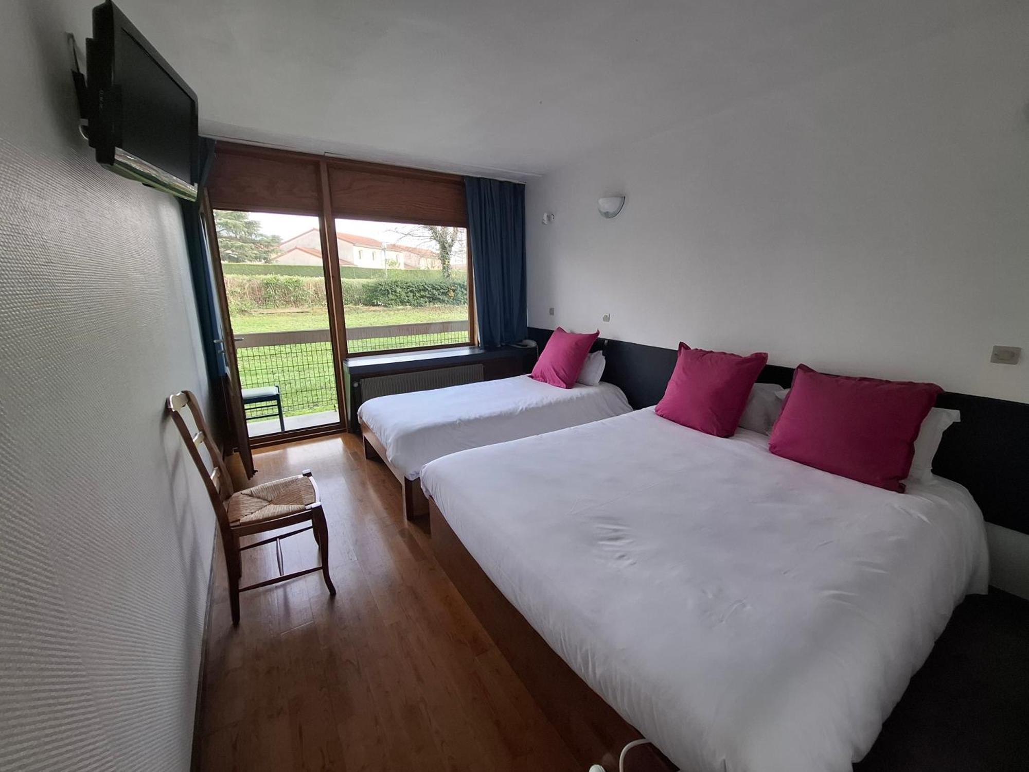 מונרו-לה-בה Hotel Restaurant Cirius מראה חיצוני תמונה